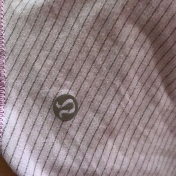 Lulu lemon tangtop, with built in sports bra - Picture 5 of 5